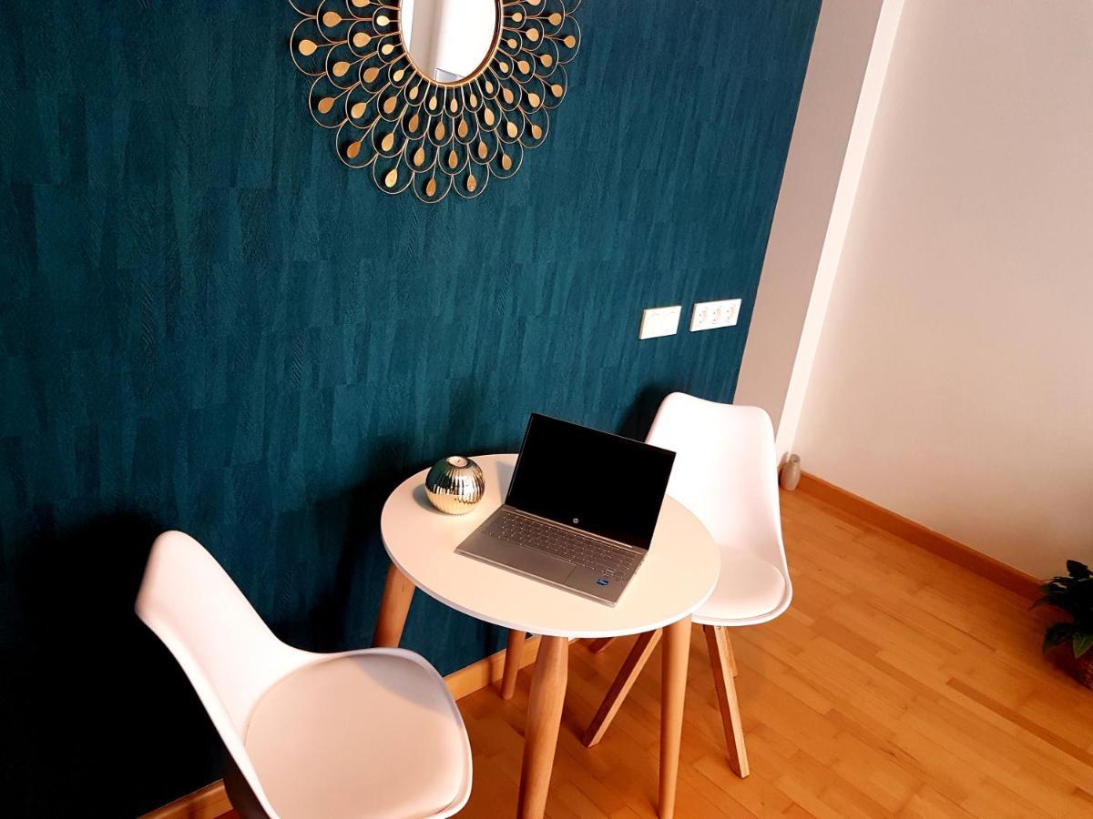 A Space That Feels Like Home With Private Parking マラガ エクステリア 写真